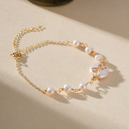 Pearl Bracelet with Wirewrap Design and Six Pearls